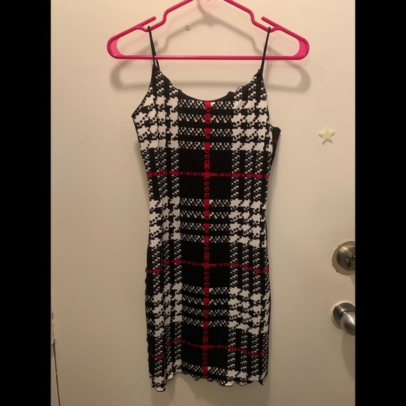 NWOT Plaid dress. Great for summer 🌞 - Picture 2 of 3